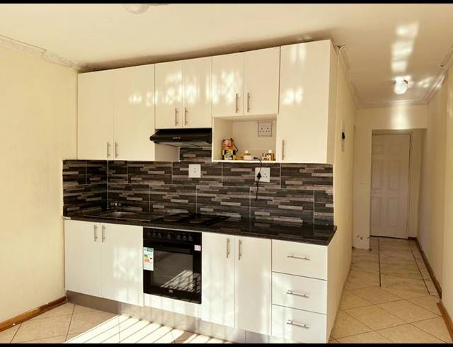 2 BEDROOM PROPERTY TO RENT IN NORTHCREST